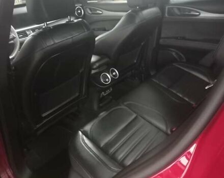 Красный Альфа Ромео Стелвио, объемом двигателя 2 л и пробегом 13 тыс. км за 32500 $, фото 21 на Automoto.ua