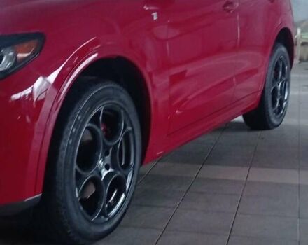 Красный Альфа Ромео Стелвио, объемом двигателя 2 л и пробегом 13 тыс. км за 32500 $, фото 5 на Automoto.ua