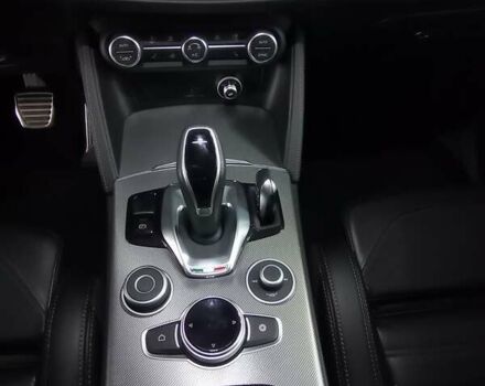 Красный Альфа Ромео Стелвио, объемом двигателя 2 л и пробегом 13 тыс. км за 32500 $, фото 27 на Automoto.ua