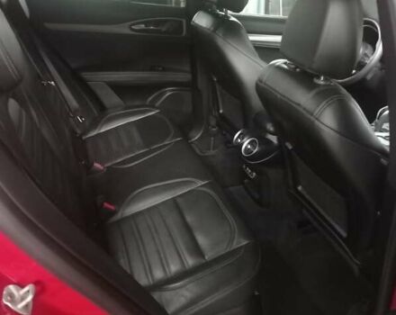 Красный Альфа Ромео Стелвио, объемом двигателя 2 л и пробегом 13 тыс. км за 32500 $, фото 23 на Automoto.ua