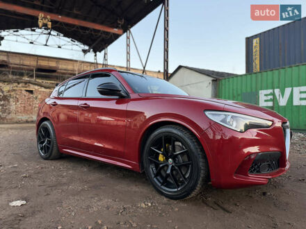 Красный Альфа Ромео Стелвио, объемом двигателя 2 л и пробегом 115 тыс. км за 23500 $, фото 1 на Automoto.ua