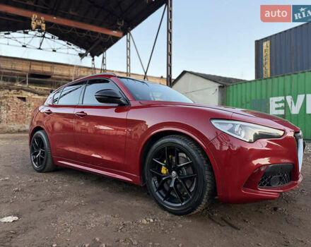 Красный Альфа Ромео Стелвио, объемом двигателя 2 л и пробегом 115 тыс. км за 23500 $, фото 1 на Automoto.ua