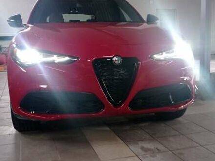Красный Альфа Ромео Стелвио, объемом двигателя 2 л и пробегом 13 тыс. км за 32500 $, фото 1 на Automoto.ua