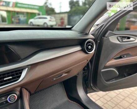 Альфа Ромео Стелвио, объемом двигателя 2 л и пробегом 80 тыс. км за 19500 $, фото 37 на Automoto.ua