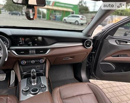 Альфа Ромео Стелвио, объемом двигателя 2 л и пробегом 80 тыс. км за 19500 $, фото 49 на Automoto.ua