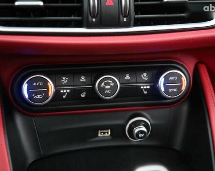 Альфа Ромео Стелвио, объемом двигателя 2 л и пробегом 130 тыс. км за 22900 $, фото 21 на Automoto.ua