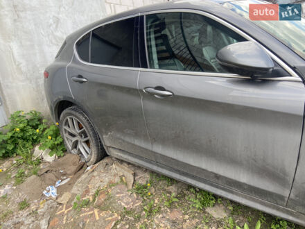 Альфа Ромео Стелвио, объемом двигателя 2 л и пробегом 98 тыс. км за 6800 $, фото 1 на Automoto.ua
