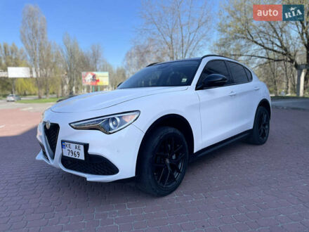 Альфа Ромео Стелвіо 2020 у Дніпро (Дніпропетровську) на Automoto.ua Альфа Ромео Стелвіо, об'ємом двигуна 2 л та пробігом 57 тис. км за 27500 $, фото 1 на Automoto.ua