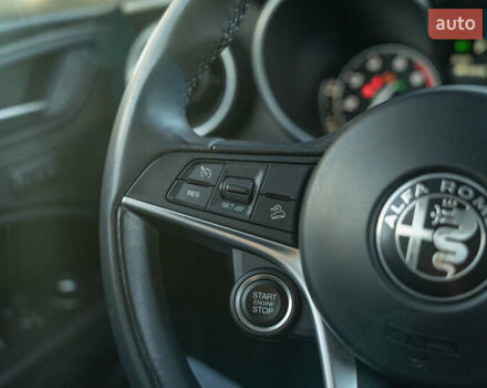 Серый Альфа Ромео Стелвио, объемом двигателя 2 л и пробегом 111 тыс. км за 20700 $, фото 23 на Automoto.ua