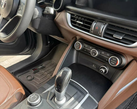 Серый Альфа Ромео Стелвио, объемом двигателя 2 л и пробегом 92 тыс. км за 19500 $, фото 2 на Automoto.ua