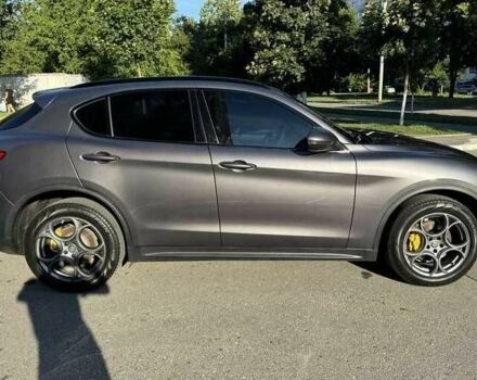 Серый Альфа Ромео Стелвио, объемом двигателя 2 л и пробегом 105 тыс. км за 18000 $, фото 3 на Automoto.ua