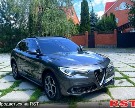 Альфа Ромео Стелвио 2017 в Харькове на Automoto.ua Серый Альфа Ромео Стелвио, объемом двигателя 2 л и пробегом 83 тыс. км за 22500 $, фото 1 на Automoto.ua