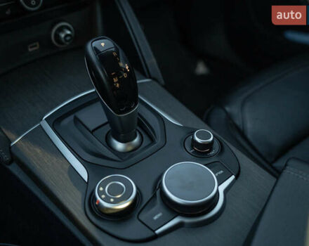 Серый Альфа Ромео Стелвио, объемом двигателя 2 л и пробегом 111 тыс. км за 20700 $, фото 28 на Automoto.ua