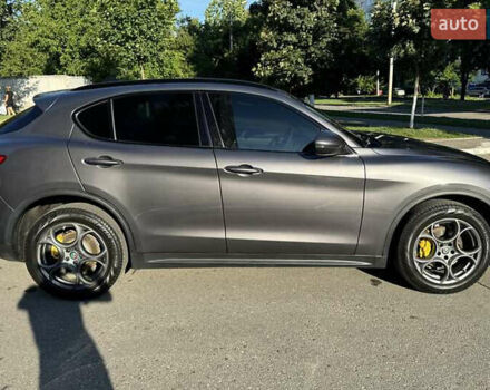 Сірий Альфа Ромео Стелвіо, об'ємом двигуна 2 л та пробігом 105 тис. км за 20000 $, фото 3 на Automoto.ua