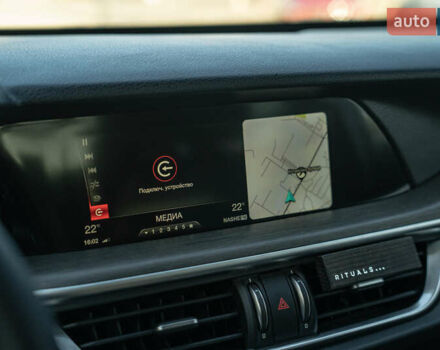 Серый Альфа Ромео Стелвио, объемом двигателя 2 л и пробегом 111 тыс. км за 20700 $, фото 26 на Automoto.ua