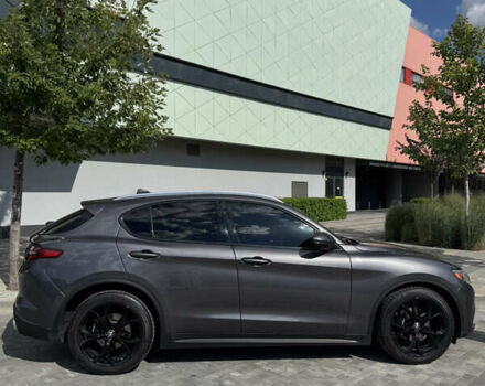 Серый Альфа Ромео Стелвио, объемом двигателя 2 л и пробегом 92 тыс. км за 19500 $, фото 5 на Automoto.ua