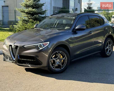 Сірий Альфа Ромео Стелвіо, об'ємом двигуна 2 л та пробігом 105 тис. км за 20000 $, фото 2 на Automoto.ua
