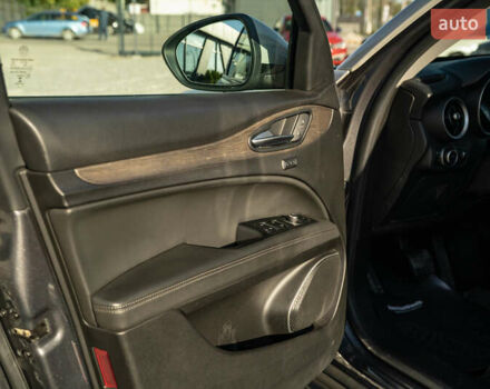 Серый Альфа Ромео Стелвио, объемом двигателя 2 л и пробегом 111 тыс. км за 20700 $, фото 37 на Automoto.ua