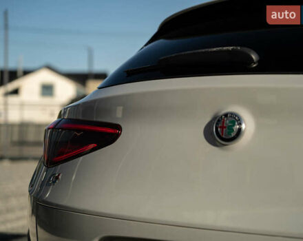 Серый Альфа Ромео Стелвио, объемом двигателя 2 л и пробегом 111 тыс. км за 20700 $, фото 6 на Automoto.ua