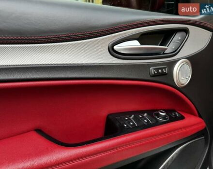 Альфа Ромео Стелвио 2018 в Киеве на Automoto.ua Серый Альфа Ромео Стелвио, объемом двигателя 2 л и пробегом 83 тыс. км за 31900 $, фото 26 на Automoto.ua