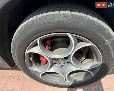 Серый Альфа Ромео Стелвио, объемом двигателя 2 л и пробегом 155 тыс. км за 16900 $, фото 13 на Automoto.ua