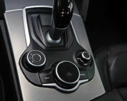 Серый Альфа Ромео Стелвио, объемом двигателя 2 л и пробегом 88 тыс. км за 13500 $, фото 13 на Automoto.ua