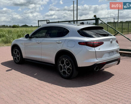 Серый Альфа Ромео Стелвио, объемом двигателя 2 л и пробегом 155 тыс. км за 16900 $, фото 4 на Automoto.ua