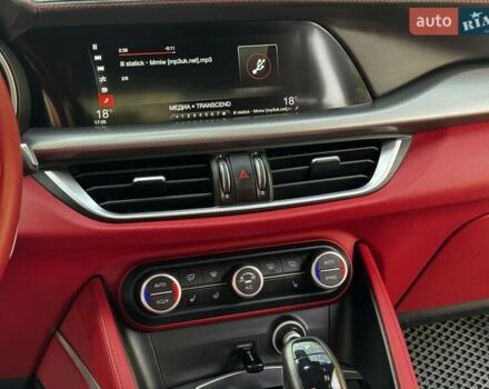 Альфа Ромео Стелвио 2018 в Киеве на Automoto.ua Серый Альфа Ромео Стелвио, объемом двигателя 2 л и пробегом 83 тыс. км за 31900 $, фото 29 на Automoto.ua