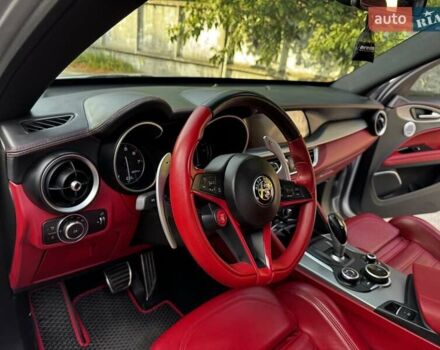 Альфа Ромео Стелвио 2018 в Киеве на Automoto.ua Серый Альфа Ромео Стелвио, объемом двигателя 2 л и пробегом 83 тыс. км за 31900 $, фото 22 на Automoto.ua