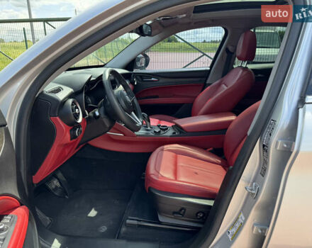 Серый Альфа Ромео Стелвио, объемом двигателя 2 л и пробегом 155 тыс. км за 16900 $, фото 18 на Automoto.ua