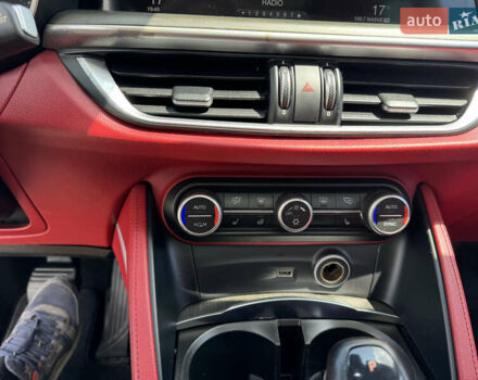 Серый Альфа Ромео Стелвио, объемом двигателя 2 л и пробегом 155 тыс. км за 16900 $, фото 26 на Automoto.ua