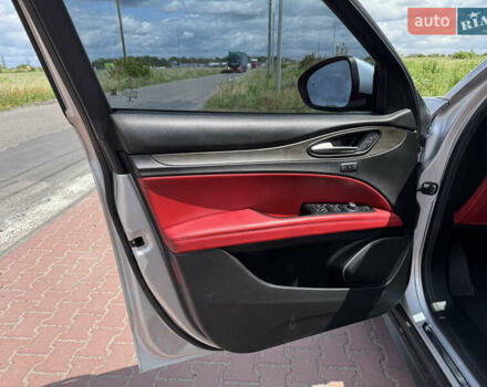 Серый Альфа Ромео Стелвио, объемом двигателя 2 л и пробегом 155 тыс. км за 16900 $, фото 16 на Automoto.ua