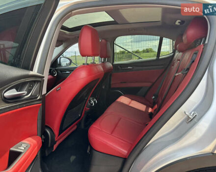 Серый Альфа Ромео Стелвио, объемом двигателя 2 л и пробегом 155 тыс. км за 16900 $, фото 33 на Automoto.ua