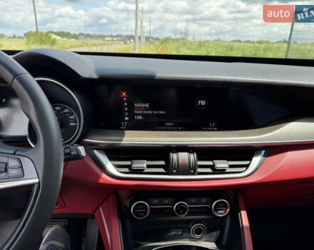 Серый Альфа Ромео Стелвио, объемом двигателя 2 л и пробегом 155 тыс. км за 16900 $, фото 24 на Automoto.ua