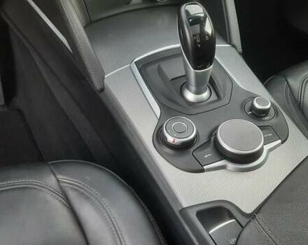 Серый Альфа Ромео Стелвио, объемом двигателя 2 л и пробегом 84 тыс. км за 17500 $, фото 56 на Automoto.ua