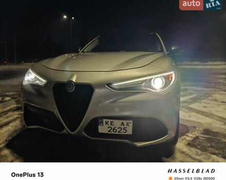 Сірий Альфа Ромео Стелвіо, об'ємом двигуна 2 л та пробігом 95 тис. км за 22800 $, фото 8 на Automoto.ua