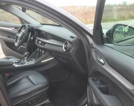 Серый Альфа Ромео Стелвио, объемом двигателя 2 л и пробегом 84 тыс. км за 17500 $, фото 25 на Automoto.ua