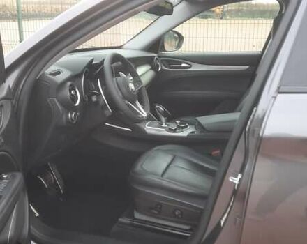 Серый Альфа Ромео Стелвио, объемом двигателя 2 л и пробегом 84 тыс. км за 17500 $, фото 18 на Automoto.ua