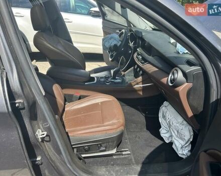 Серый Альфа Ромео Стелвио, объемом двигателя 2 л и пробегом 70 тыс. км за 11000 $, фото 2 на Automoto.ua