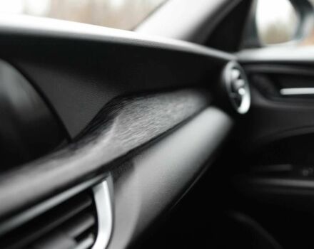 Серый Альфа Ромео Стелвио, объемом двигателя 2 л и пробегом 48 тыс. км за 12500 $, фото 10 на Automoto.ua