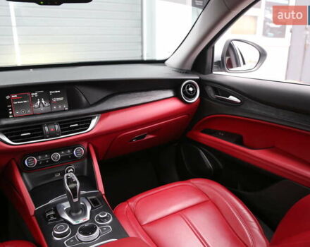 Серый Альфа Ромео Стелвио, объемом двигателя 2 л и пробегом 130 тыс. км за 22900 $, фото 14 на Automoto.ua