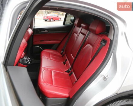 Серый Альфа Ромео Стелвио, объемом двигателя 2 л и пробегом 130 тыс. км за 22900 $, фото 9 на Automoto.ua