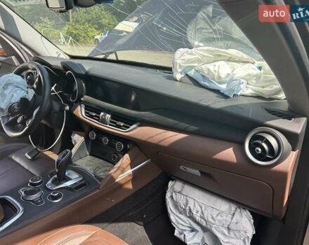 Серый Альфа Ромео Стелвио, объемом двигателя 2 л и пробегом 70 тыс. км за 11000 $, фото 7 на Automoto.ua