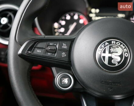 Серый Альфа Ромео Стелвио, объемом двигателя 2 л и пробегом 130 тыс. км за 22900 $, фото 17 на Automoto.ua