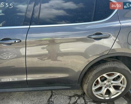 Серый Альфа Ромео Стелвио, объемом двигателя 2 л и пробегом 70 тыс. км за 11000 $, фото 3 на Automoto.ua