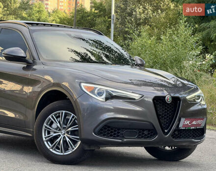 Серый Альфа Ромео Стелвио, объемом двигателя 2 л и пробегом 70 тыс. км за 27500 $, фото 87 на Automoto.ua