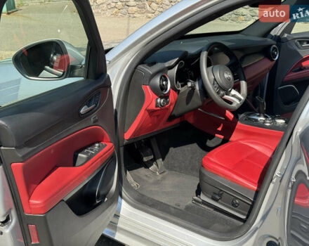 Сірий Альфа Ромео Стелвіо, об'ємом двигуна 2 л та пробігом 36 тис. км за 32900 $, фото 15 на Automoto.ua
