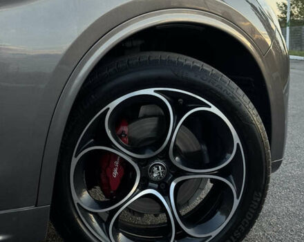 Серый Альфа Ромео Стелвио, объемом двигателя 2 л и пробегом 66 тыс. км за 30000 $, фото 4 на Automoto.ua