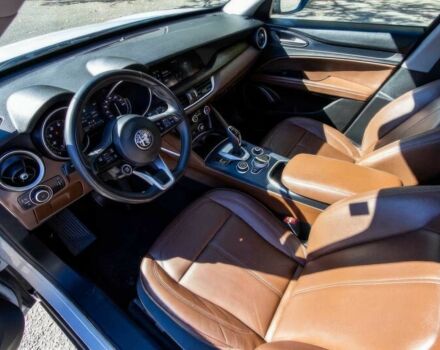 Серый Альфа Ромео Стелвио, объемом двигателя 2 л и пробегом 20 тыс. км за 18900 $, фото 5 на Automoto.ua