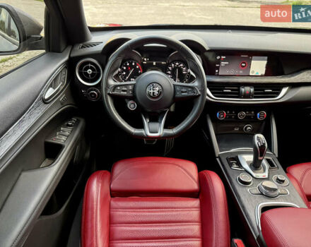 Серый Альфа Ромео Стелвио, объемом двигателя 2 л и пробегом 70 тыс. км за 27500 $, фото 53 на Automoto.ua